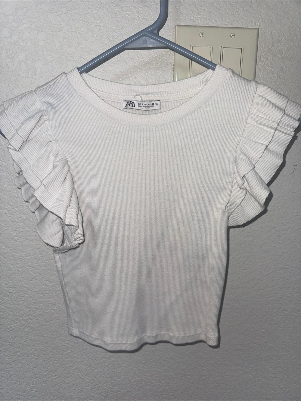 Zara Women’s Cream Ruffle Sleeve Ribbed Tee